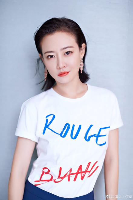 ad528421ly1ftc0r5eazaj22kw3vchdu