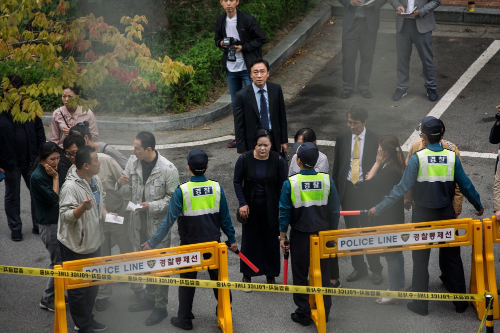 001【致命目擊】劇照_本片以1964年的「吉諾維斯凶殺案」為創作靈感，並延伸駭人的「旁觀者效應」