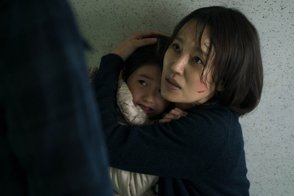 003【致命目擊】劇照_演技派女星陳慶，因為老公目擊兇案現場，讓她與家人也身陷危險當中