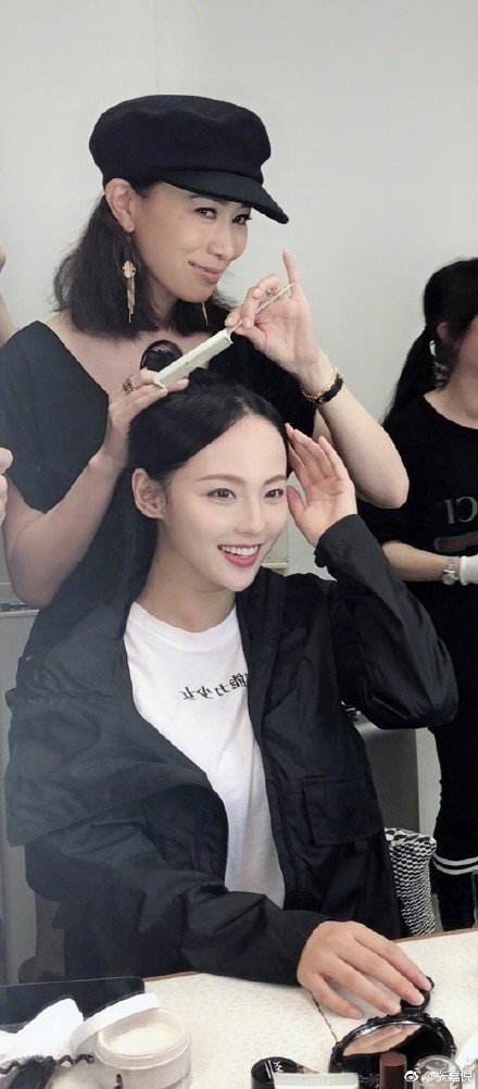 49de723agy1fuu6cgzn4qj20eh0wy77c