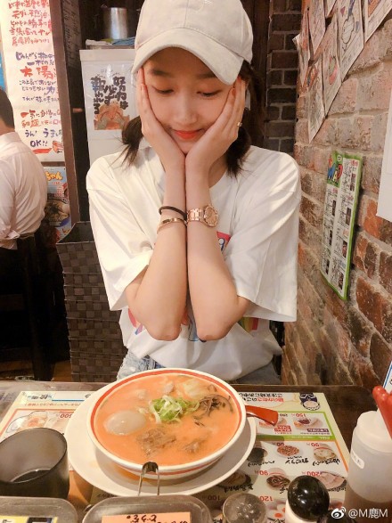 5ba8d1cbly1fvbts6iyb4j20qo0zk7er