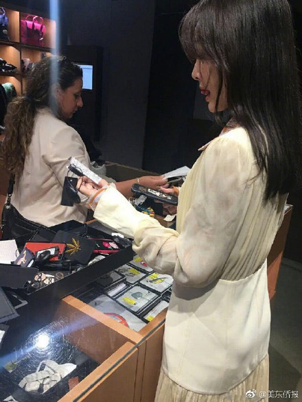 8da70a60ly1fvd22hq6ozj20hs0npacp