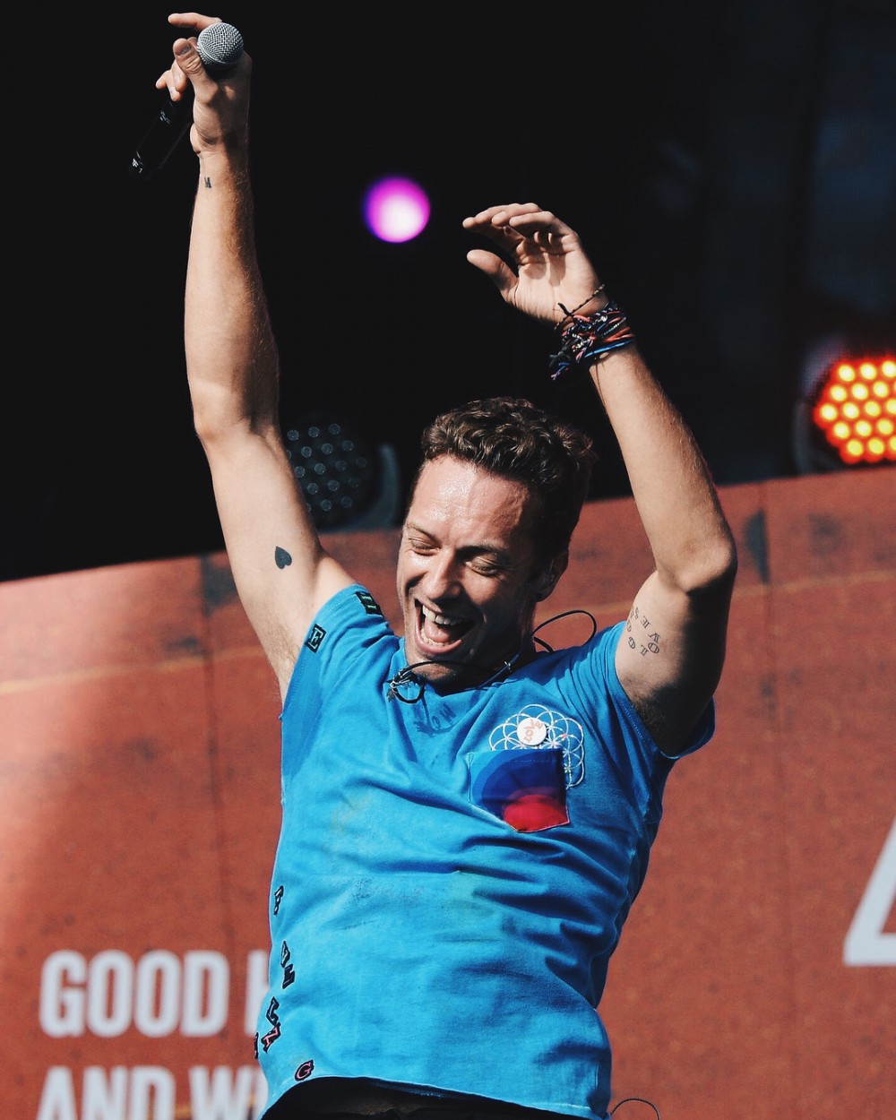 chrismartinfeed_28158354_174187833210068_1688366882601566208_n