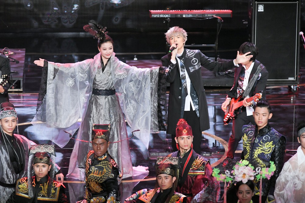 表演節目(二) 原生IP 讓戲劇跨界 表演嘉賓 八三夭、周海媚- (45 - 49)