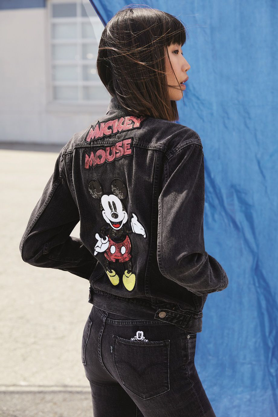 高調女孩款式以彩色亮片將米奇綴滿夾克-搭配女款淺色米奇501-街潮個性碰撞軟萌女力-1539681224
