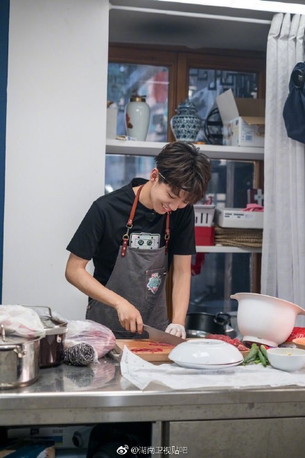 7186f99aly1fvo28dg7exj20ku0v9adz