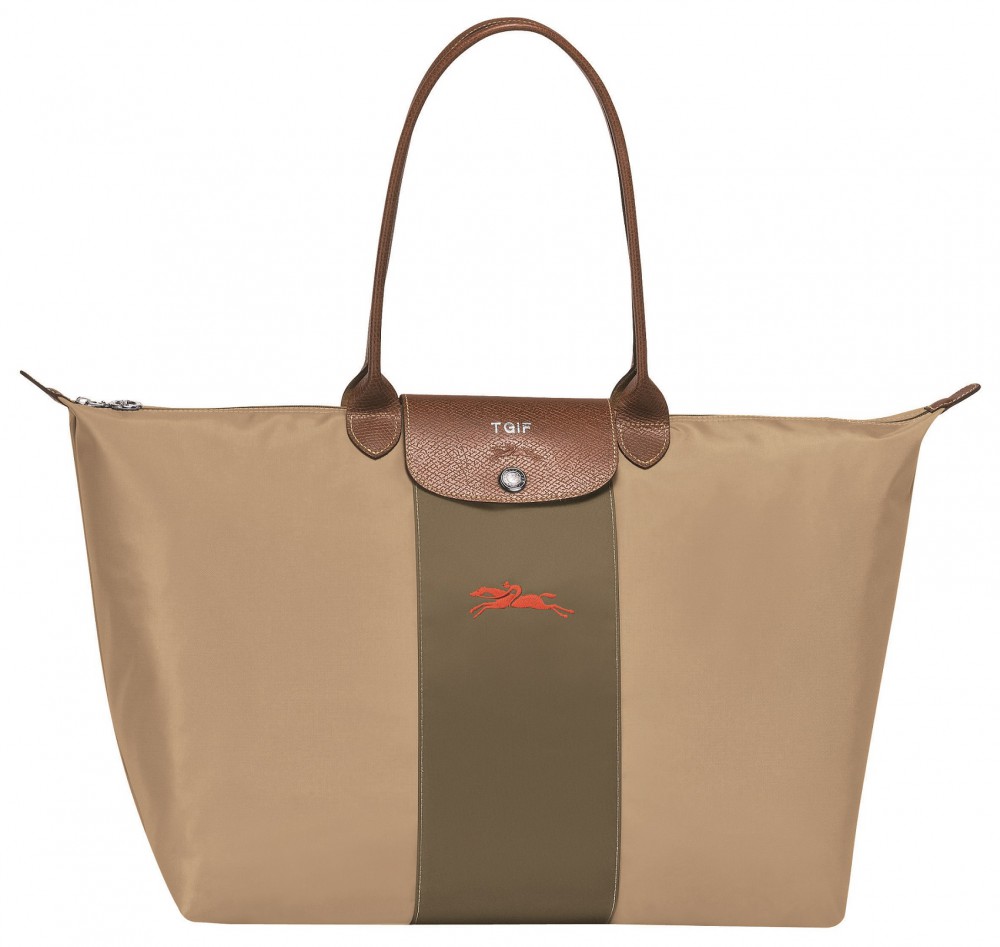 Le Pliage尼龍系列旅行袋 18秋冬訂製示意圖，旅行袋參考售價手提短把5,500元 長背帶6,400元。