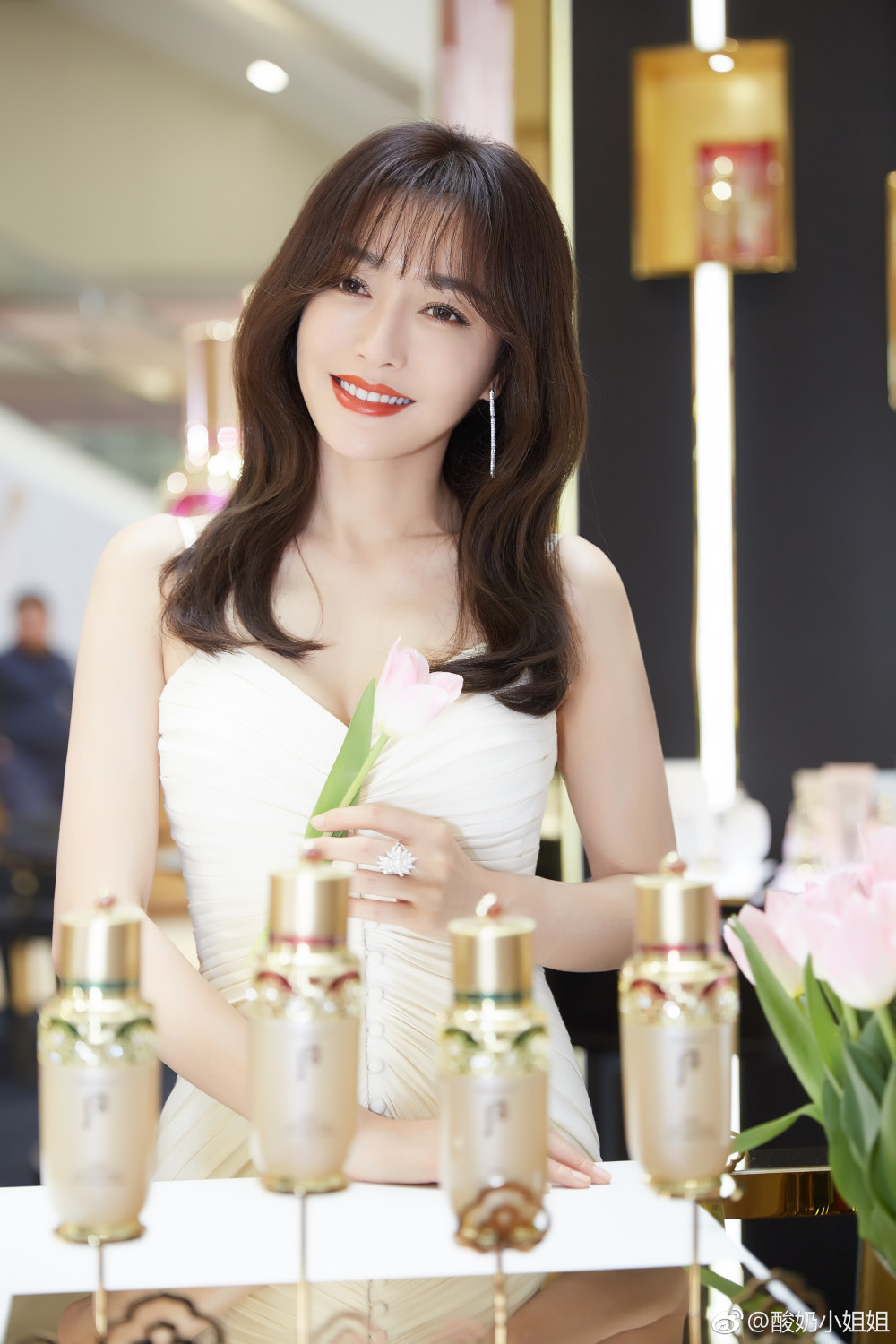 b24cc983gy1fvr7rlvt2lj22kw3vbb2g