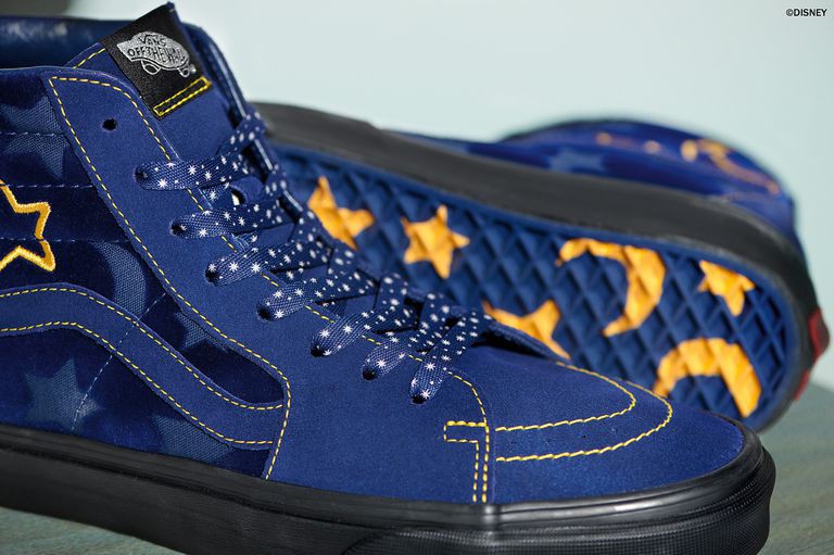 ho18-classics-mickey-elevated-vn0a38geupp-macro-1538581602