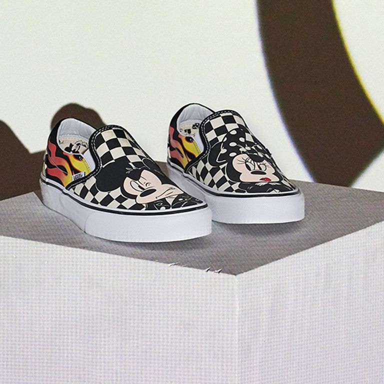ho18-mickey-90-vn0a38f7uj4-classic-slip-on-mickey-minnie-checker-flame-pair-1538581602