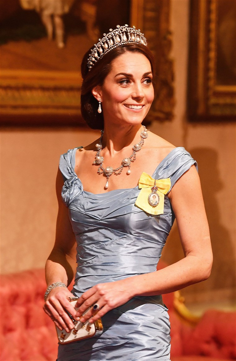 kate-middleton-crown-today-inline-181023_ce14ec82fef2dba757a504f5390eca2d.fit-760w