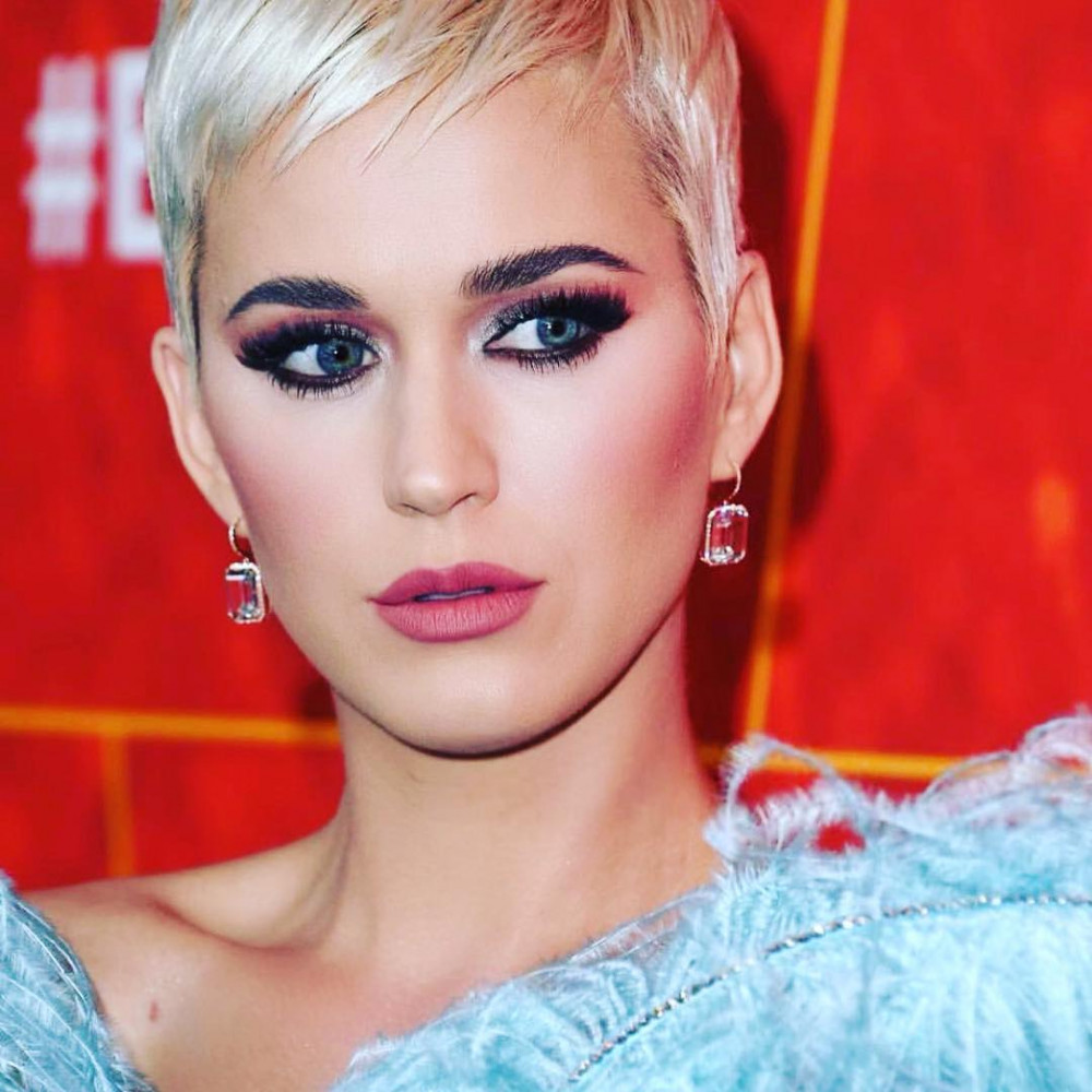 katyperry_43778867_327240284526874_1319321318355688173_n