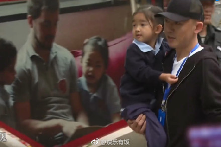 70dfbeb7ly1fx0ojuovcnj20qe0hk174