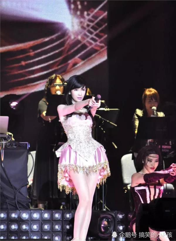 7832256D8765w641h877