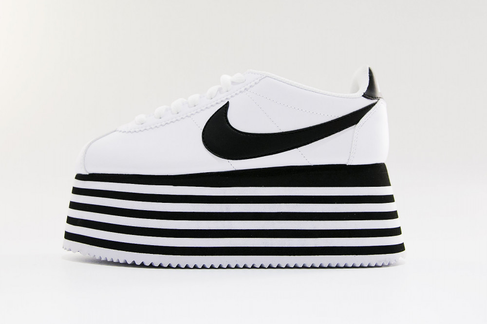 COMME des GARCONS x Nike Cortez最新聯名超厚底球鞋(白底千層),NT$24,800。(團團精品 )