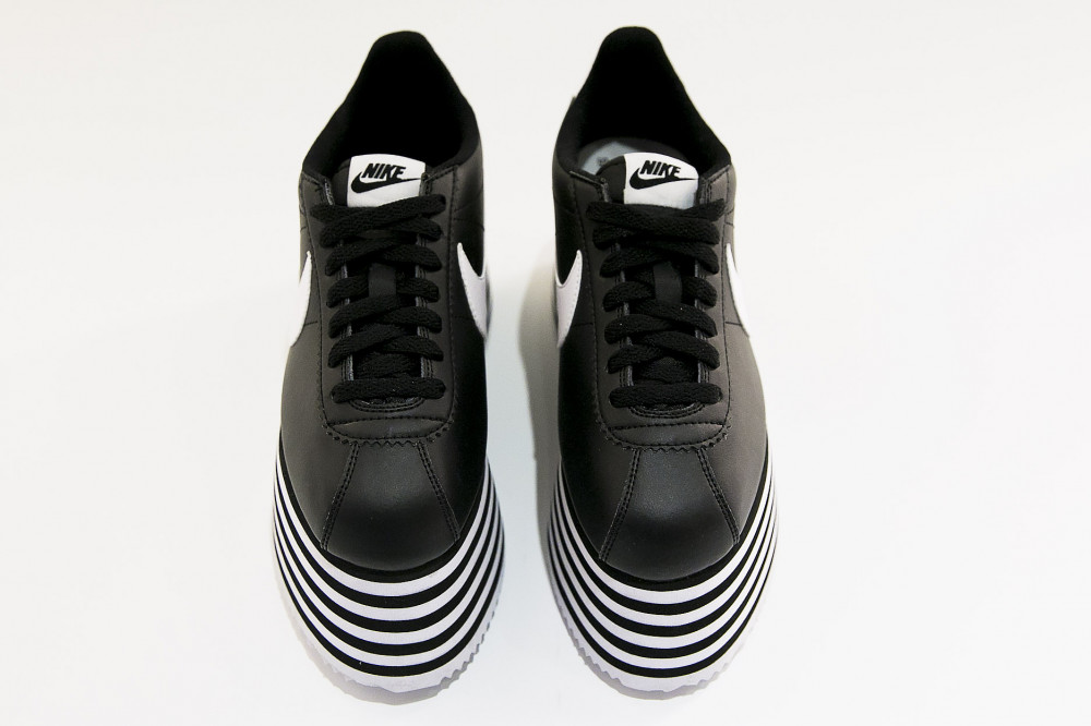 COMME des GARCONS x Nike Cortez最新聯名超厚底球鞋(黑底千層),NT$24,800。(團團精品 )-2