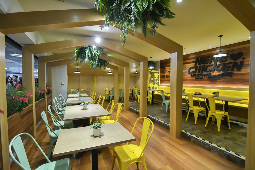 NeNe Chicken 信義誠品店內照