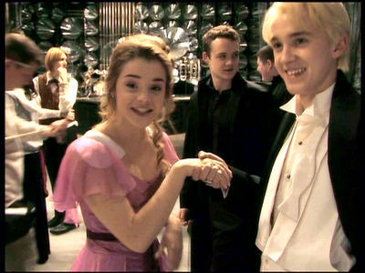 Yule-Ball-Behind-the-Scenes-harry-potter-32211883-400-300