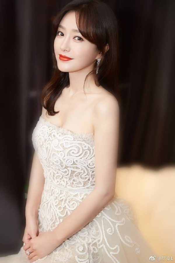 a2c715bcly1fx3dn2qmr1j20k00u0myp