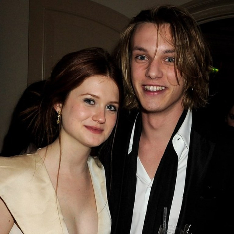 bonnie-wright-et-jamie-campbell-bower-fiances-333468_w767h767c1