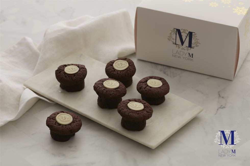 活動及間於大遠百快閃店消費1-500元以上-含-即可參加聖誕月曆抽獎活動-獎品總價值超過百萬-其中還有主廚嚴選巧克力界的精品-以100-法芙娜巧克力製作的私房小點心-只送不賣-15438907