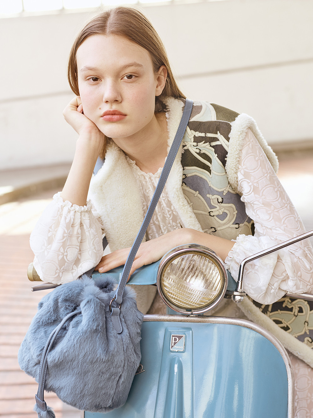 Give Me A Hug包款系列 參考售價 NT$9,450_NT$14,300