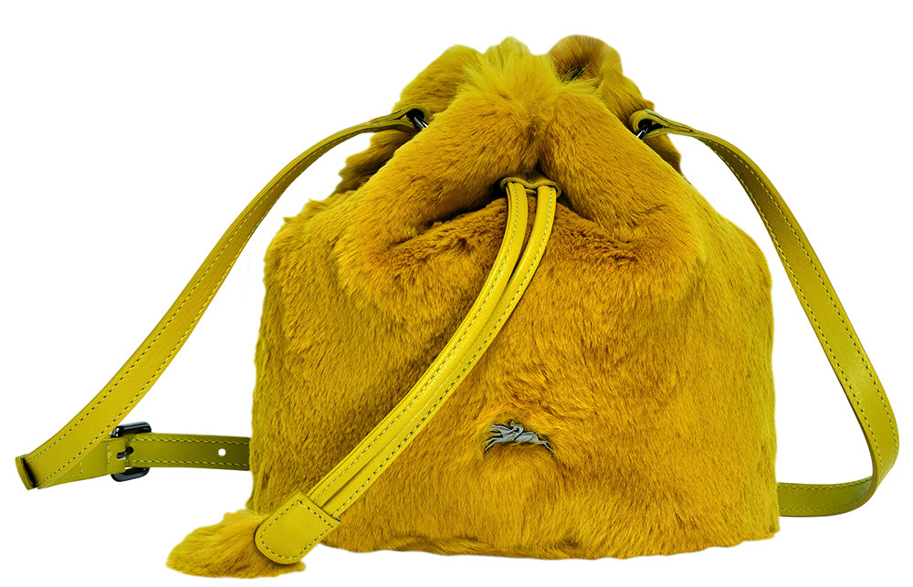 Give Me A Hug系列 水桶包(蜂蜜色),參考售價NT$9,450_L1344955117