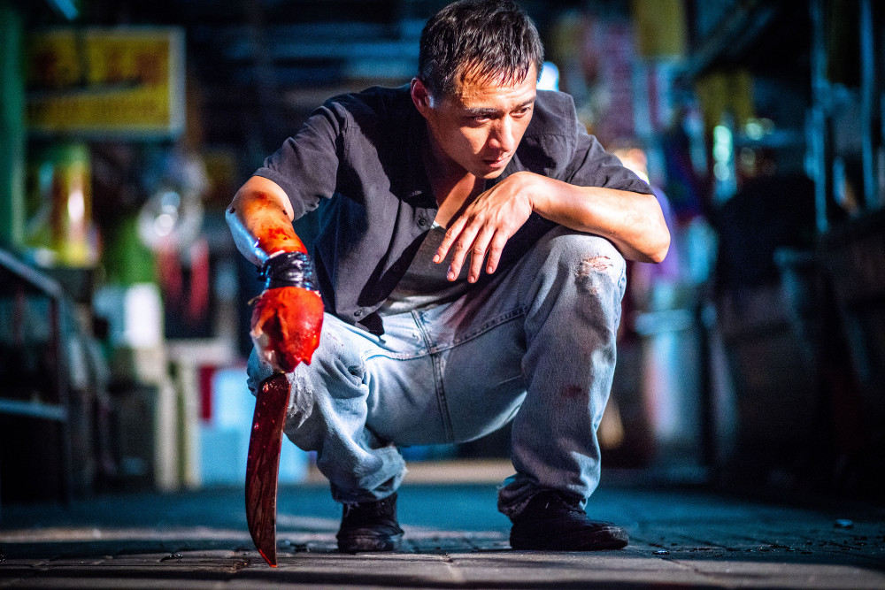 《寒單》鄭人碩首度挑戰斷指傷殘，手纏膠帶持刀為兄弟耍狠_想亮影藝提供