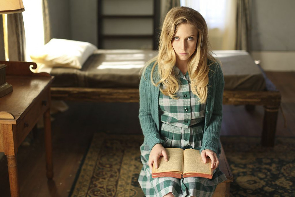 《攝魂修女院》劇照1-莎賓娜柯恩