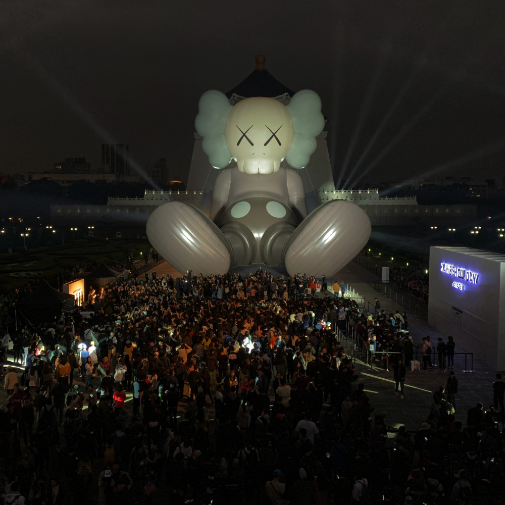 KAWS:HOLIDAY台北站正式揭幕_3
