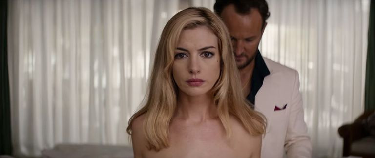 blonde-anne-hathaway-1547198811