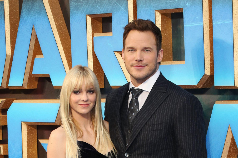wenn_chrispratt_annafaris_101618-1800x1200-1800x1200