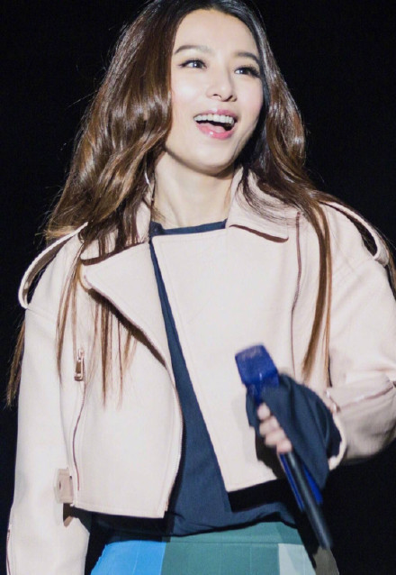 ad6a04a7ly1g0g311tp2fj20up18iqtn