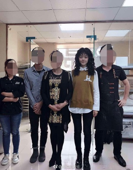 dee8210dgy1g0hury7svsj20u012h49o