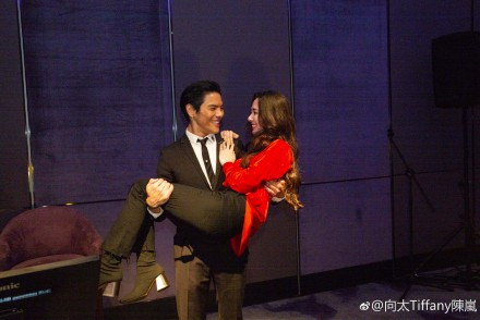 005I43gtgy1g1h8xh7wm3j34m032whdv