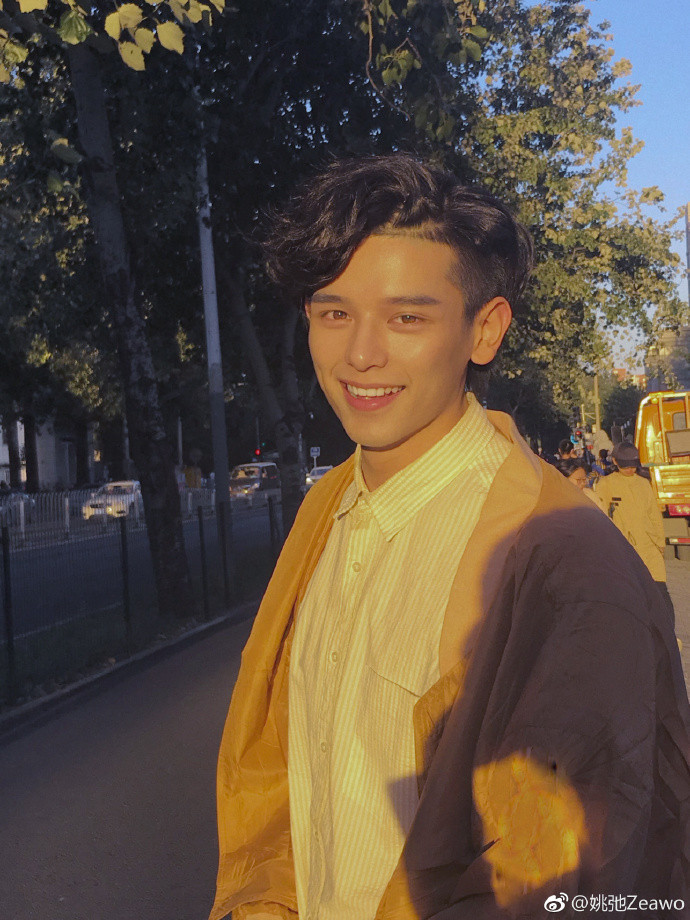 0077vcUvly1fvio97pq9fj31zf2n8b2a