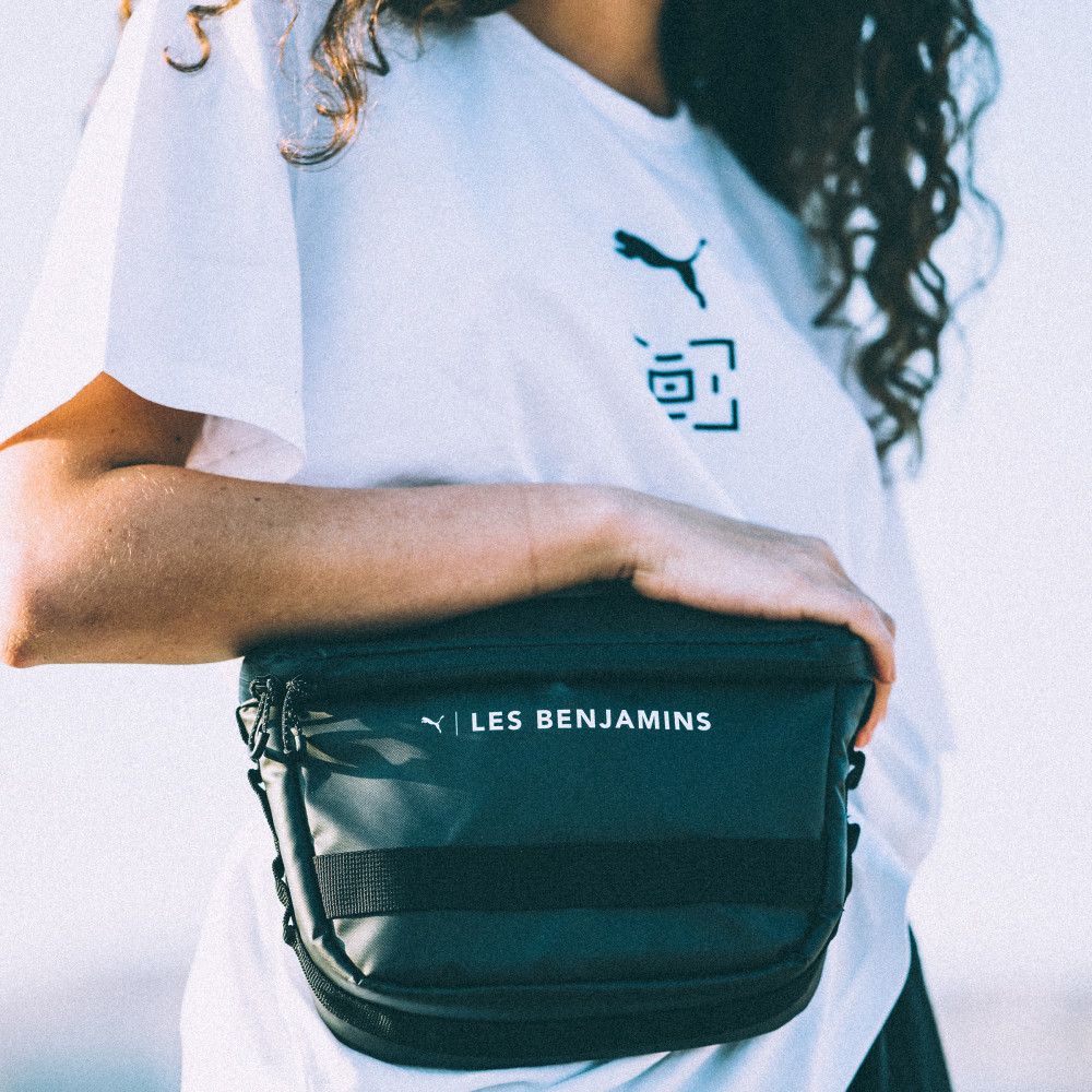 PUMA Les Benjamins系列短袖T恤NT$1,680、LB攝影腰包NT$1,980(1)