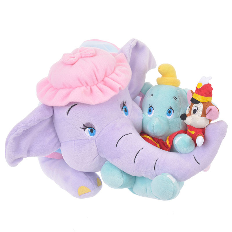 Q219HUG_DUMBO_FAMILY