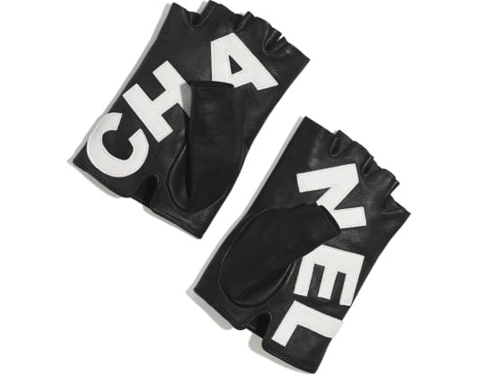 gloves-black-ivory-lambskin-silver-tone-metal-lambskin-silver-tone-metal-packshot-default-aa0724y11818c2677-8813643989022