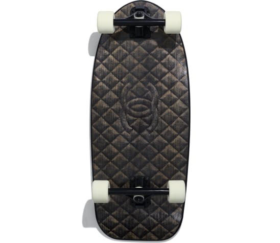 skateboard-black-lacquered-wood-lacquered-wood-packshot-alternative-aa0904x1262794305-8813638287390