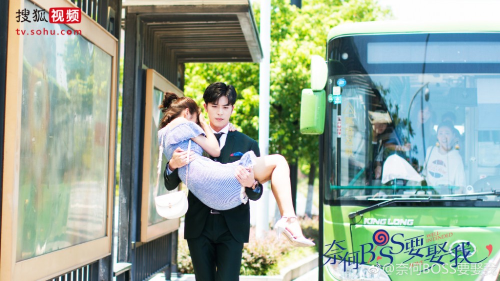 007bbqbGly1fzy4it4bl9j33zk28wkjr