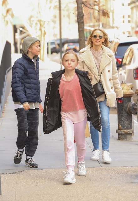 68e059dfly1g1jfb5ic5dj21jk2bce82