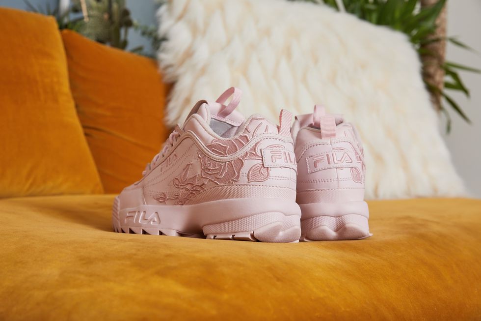 disruptor-ii-牡丹粉刺繡款細緻做工刺線綿密-整雙鞋履優雅兼具時尚況味-魔鬼設計細節讓媽咪心花朵朵開-1556528887