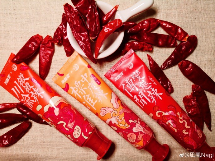 5e8e2125ly1g2vczm3m8qj24ge3cb4qt