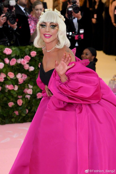 88bf39f7gy1g2sdr1tu16j21s82ocb29