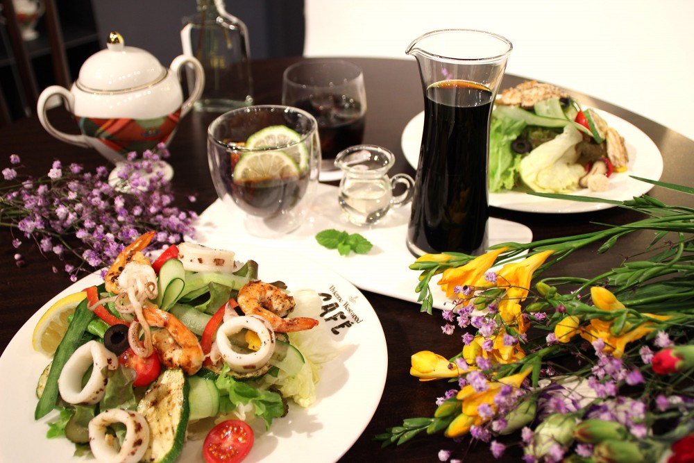 拿波里炭烤海鮮沙拉搭配西西里咖啡，展現極致味蕾享受