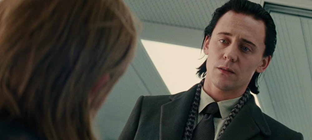 anglo_2000x1125_tomhiddleston_loki-e1465313873921-1600x720