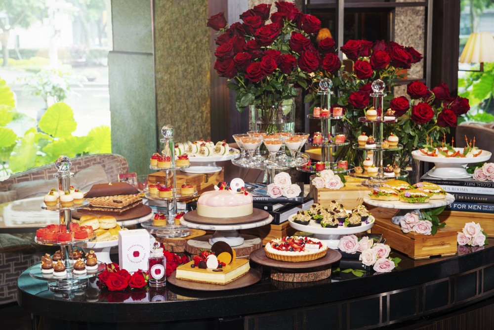 香格里拉台北遠東大廳茶軒與英國皇室香水潘海莉根聯名推出週末限定「以玫瑰之名 女皇下午茶」《香格里拉台北遠東提供》