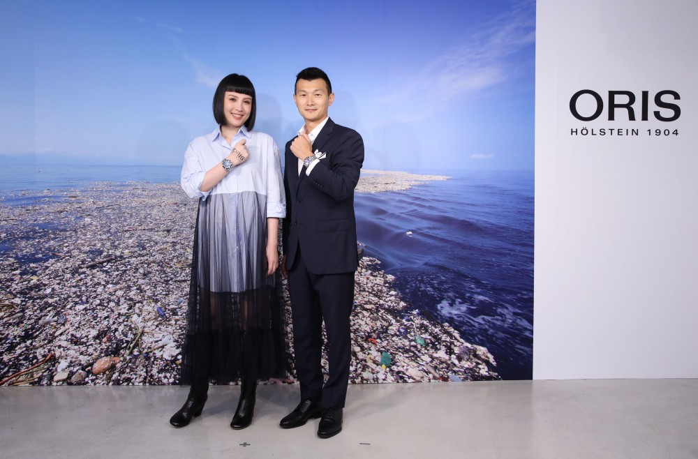 魏如萱與Oris台灣副總經理黃釧峰