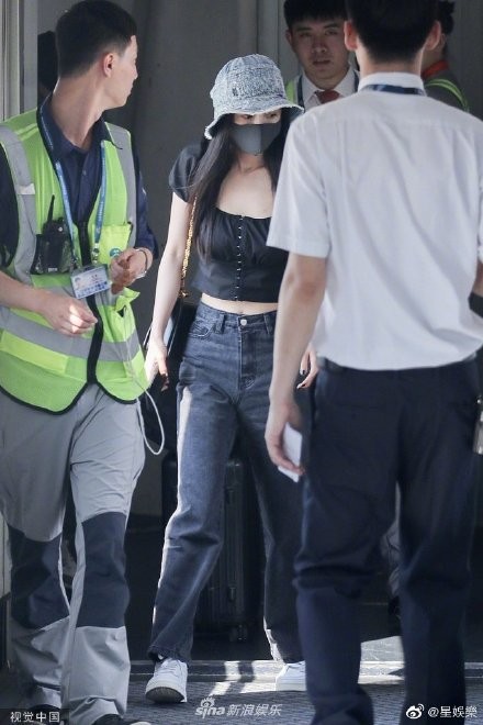 6776e1c7gy1g50bqg6cmgj20iz0sgthd